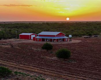 MLDP Hunting Ranch with Stunning Barndo in Texas