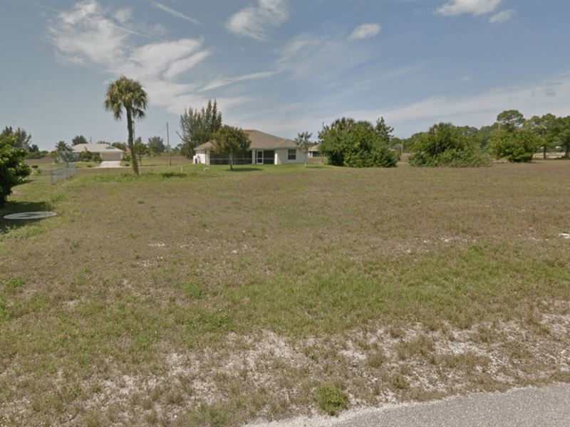 Vacant Residential Lot in Cape Cora : Cape Coral : Lee County : Florida