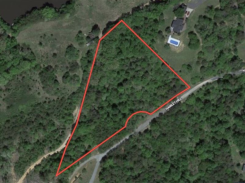 3.89 Acres of Res : Reidsville : Rockingham County : North Carolina