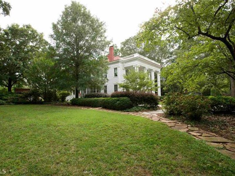 Multi-Zoned 5 Br Historic Home : Madison : Morgan County : Georgia