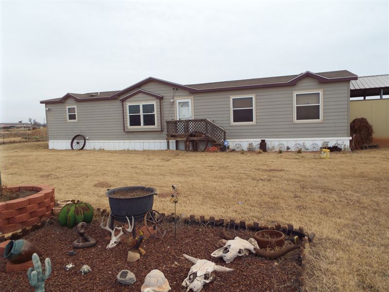 Nice Home and 2.5 Acres : Dover : Kingfisher County : Oklahoma
