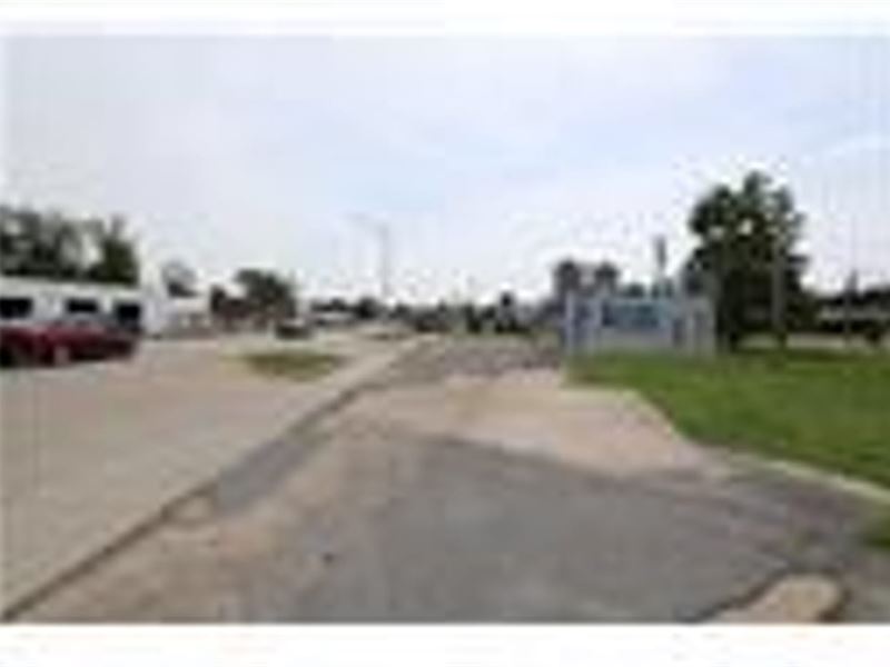 Commercial Property : Poplar Bluff : Butler County : Missouri
