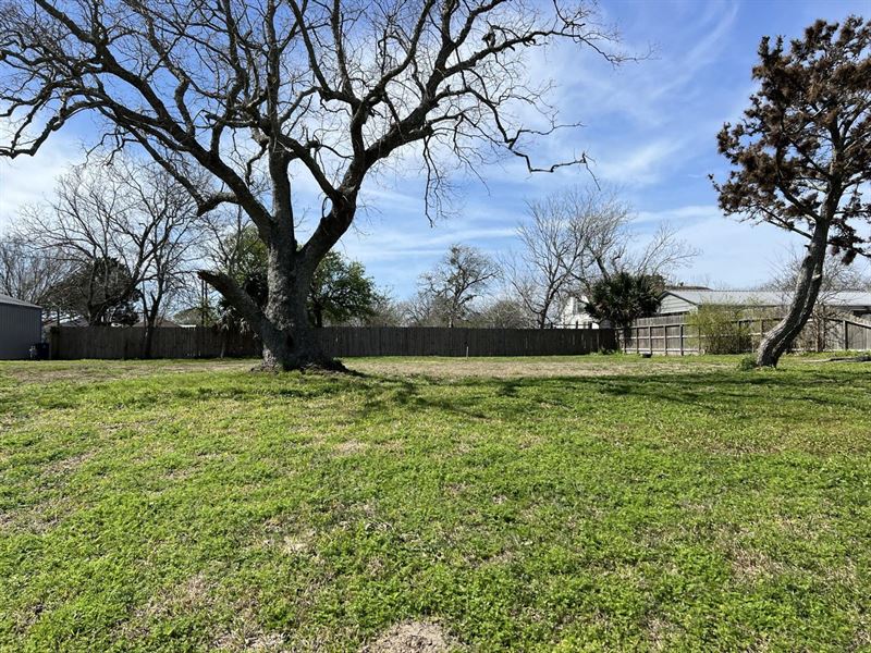 509 S. Commerce St : Port Lavaca : Calhoun County : Texas