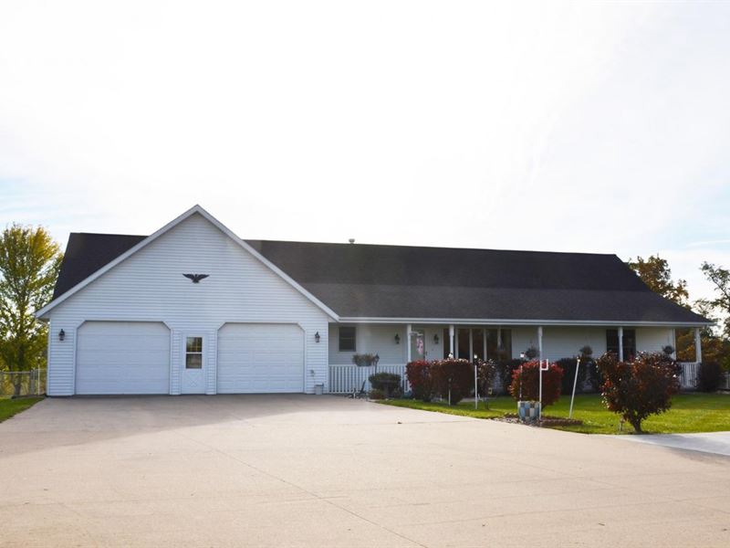 4 Bd/3.5 ba Home on 2.3 M/L Acres : Ottumwa : Wapello County : Iowa