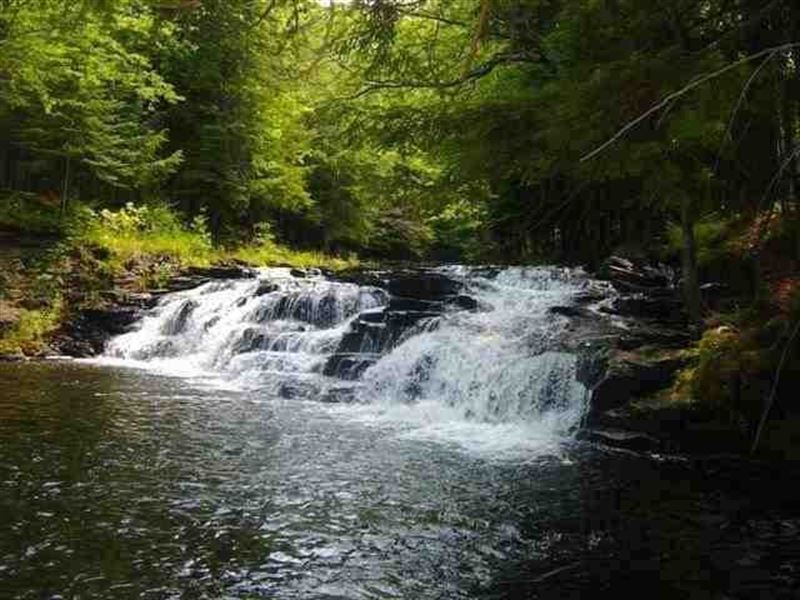 Lambert Rd : L'anse : Baraga County : Michigan