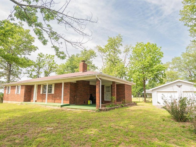 Farmhouse with 3 Bed, 2 Bath : Neelyville : Butler County : Missouri