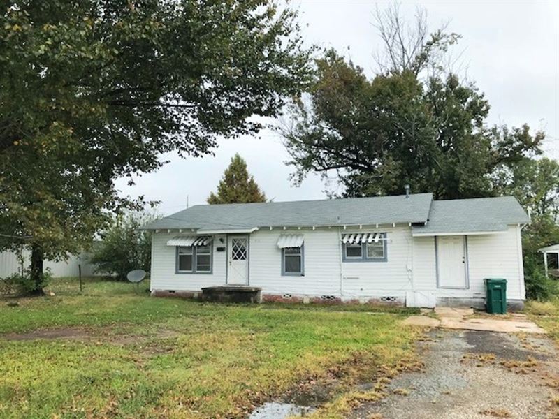 City Lot with Prime Frontage : De Kalb : Bowie County : Texas