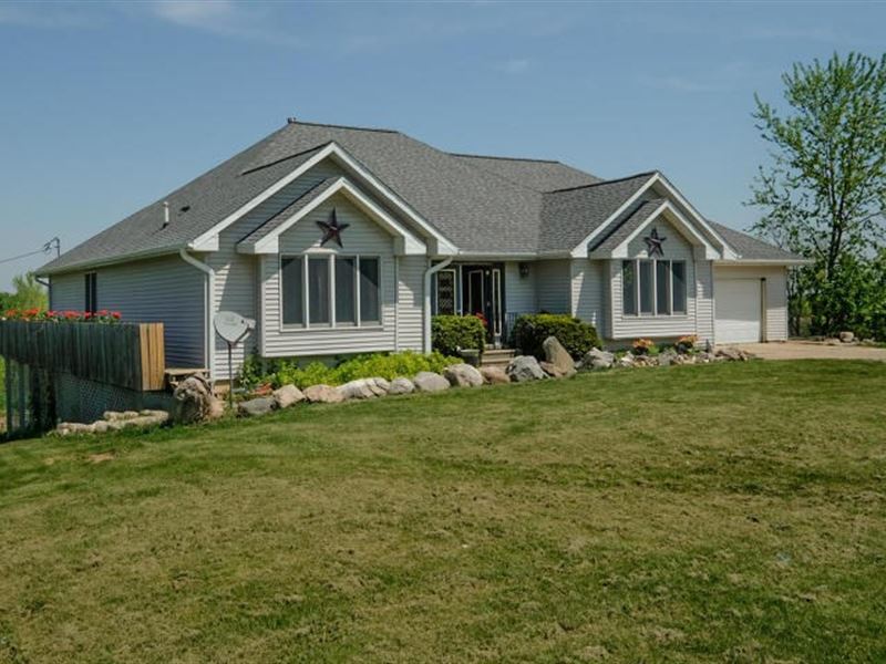 10 Acre Michigan Country Home, Lots : Charlotte : Eaton County : Michigan