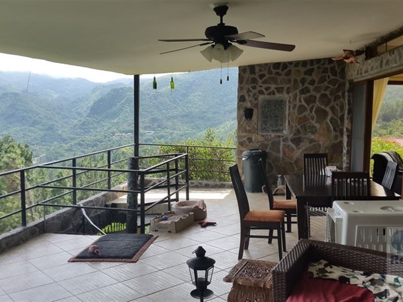 Fire Sale 3 Bedroom Mountain House : Panama