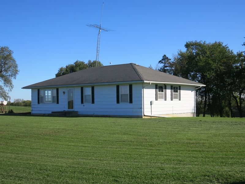 Small Acreage Home Northwest : Cainsville : Mercer County : Missouri