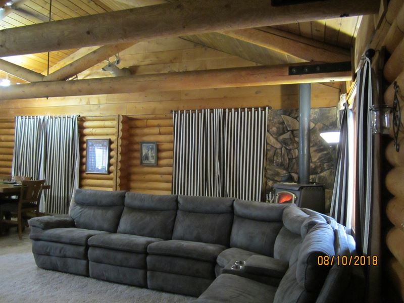 3/Bed 2Bath 1400 Sq.Ft Log Home : Adin : Modoc County : California