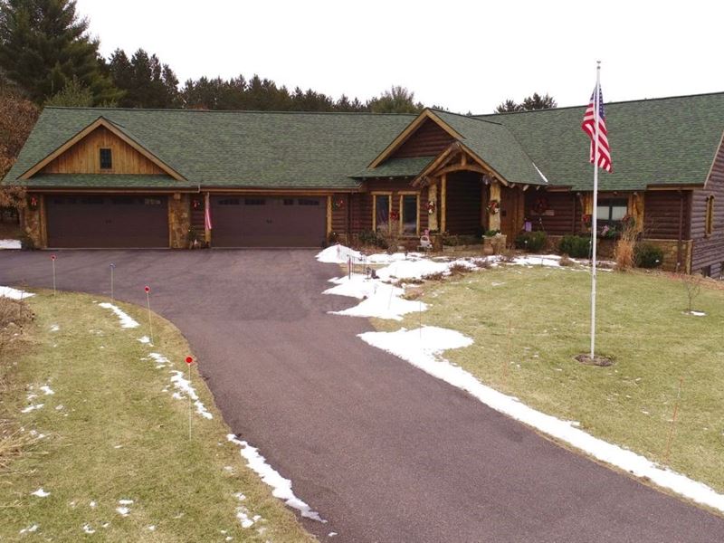 Extravagant Log Home Minutes From : Oxford : Adams County : Wisconsin