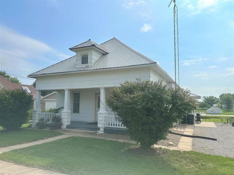 2 BR / 1 BA Home for Sale in Cantri : Cantril : Van Buren County : Iowa