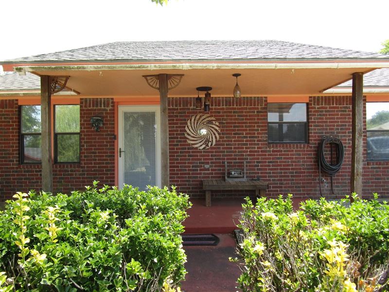 County Charmer Home in Calera, Brya : Calera : Bryan County : Oklahoma