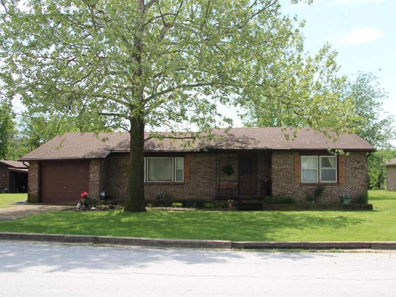 Home On 1 Acre in Berryville AR : Berryville : Carroll County : Arkansas