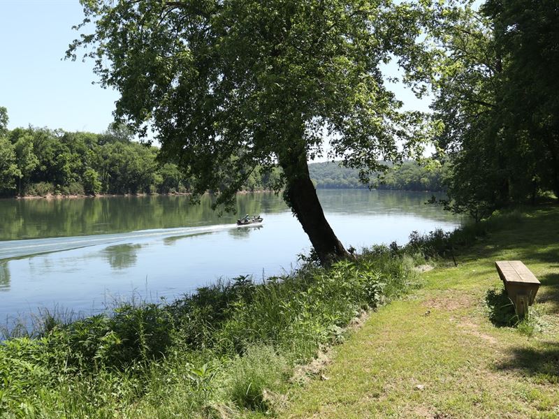 Vacant Lot White River in Arkansas : Melbourne : Izard County : Arkansas