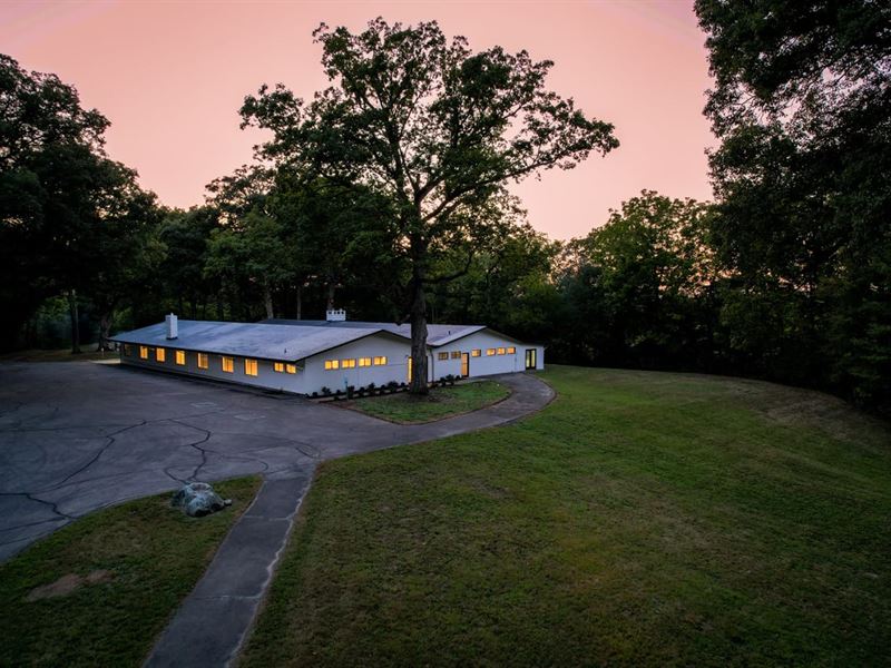 Picturesque 17 Acre Event Venue : Anderson : Madison County : Indiana