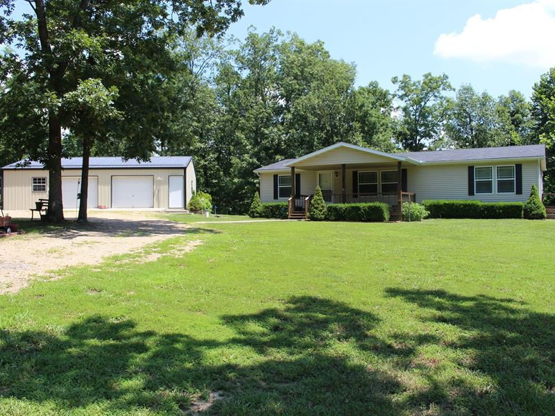 3 BR Country Home, Lake Access & 2 : Edwards : Camden County : Missouri