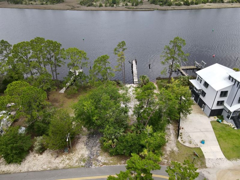 River Front Vacant Lot : Carrabelle : Franklin County : Florida