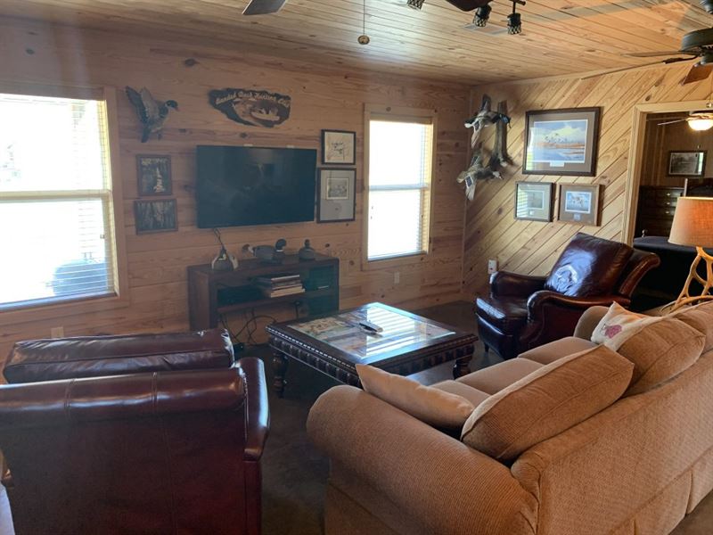 Cox Cypress Lodge : Stuttgart : Arkansas County : Arkansas