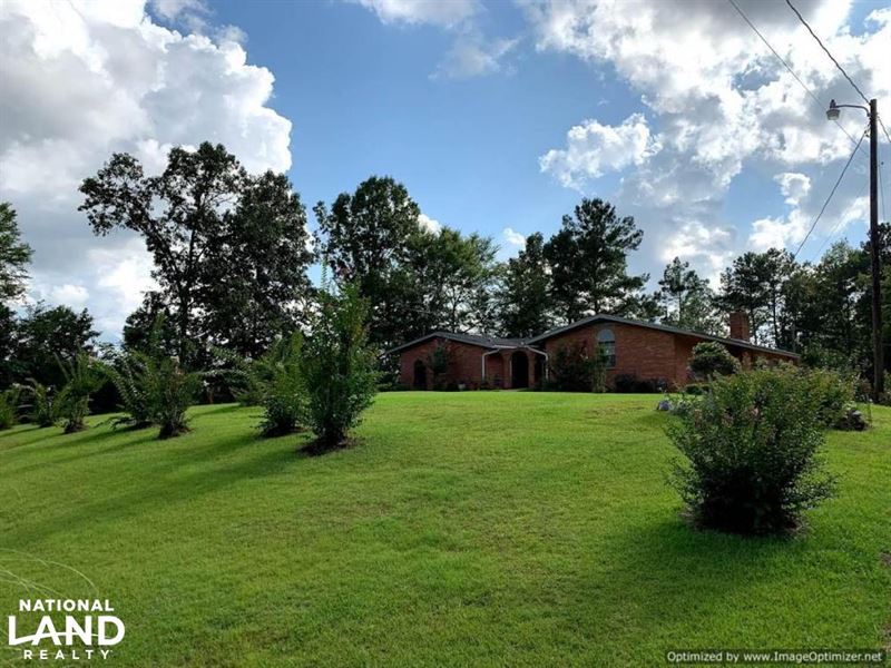 Country Home with Land and Shop : Kosciusko : Leake County : Mississippi