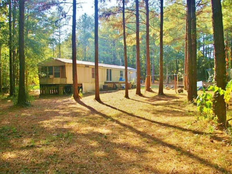 2 Mobile Homes, Metal Shop, 4.86 Ac, Lot for Sale in Mississippi