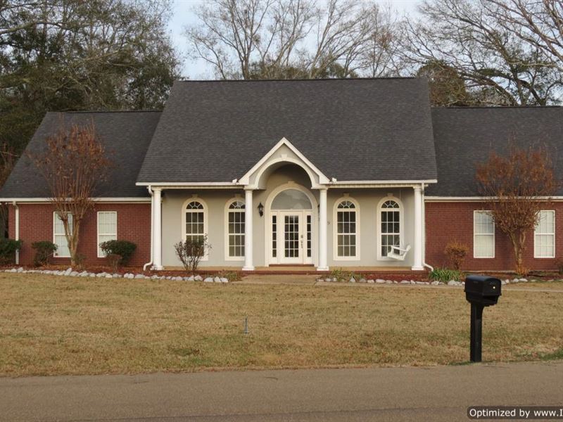 Beautiful Home with Lake Views : Brookhaven : Lawrence County : Mississippi