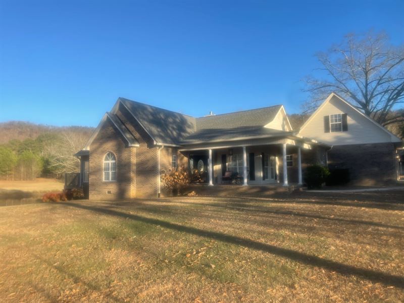 Southern Living with a Water View : Ringgold : Catoosa County : Georgia