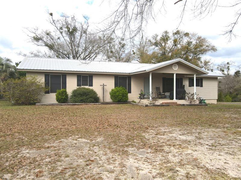 House with Acreage : Blountstown : Calhoun County : Florida