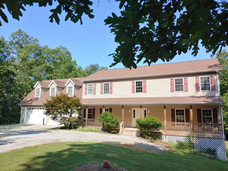 Secluded Country Home : Christiansburg : Montgomery County : Virginia