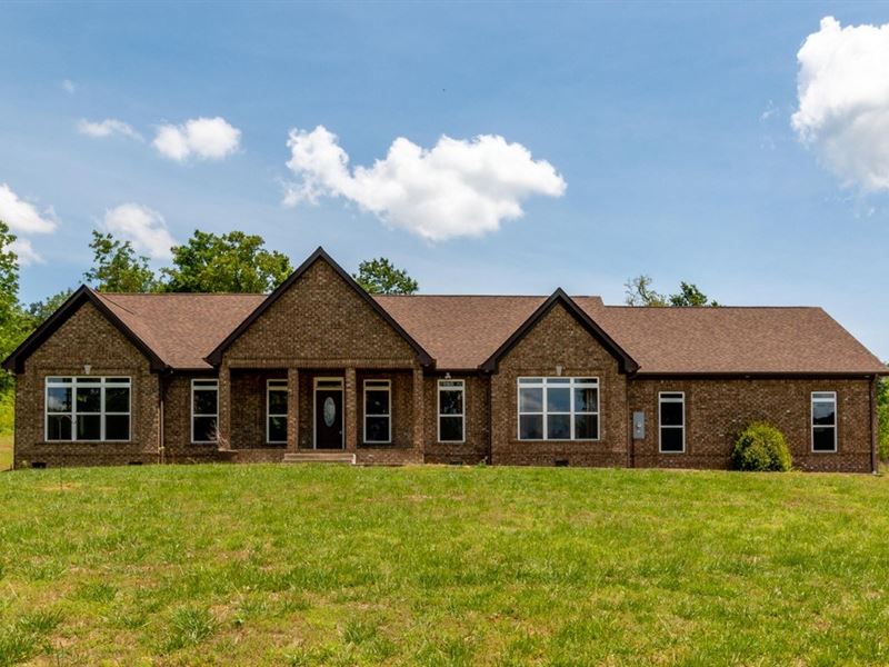 Custom All-Brick Ranch Home, Spring : Spring Hill : Maury County : Tennessee