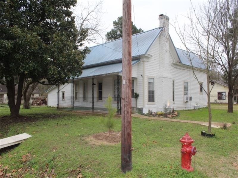 Historic Remodeled Home in Town : De Kalb : Bowie County : Texas