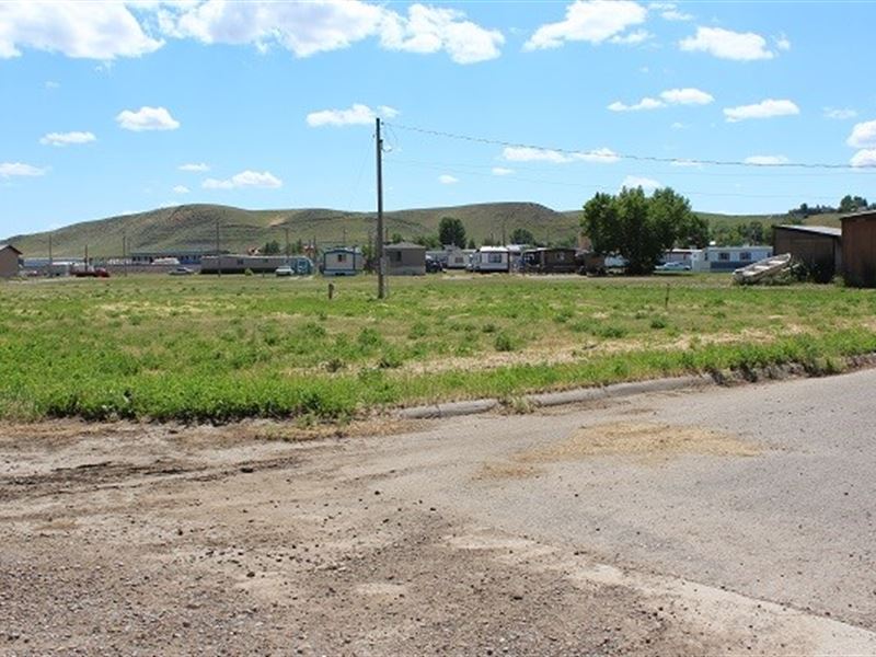 Building Lots/Shelby Mt/$15,000 : Shelby : Toole County : Montana