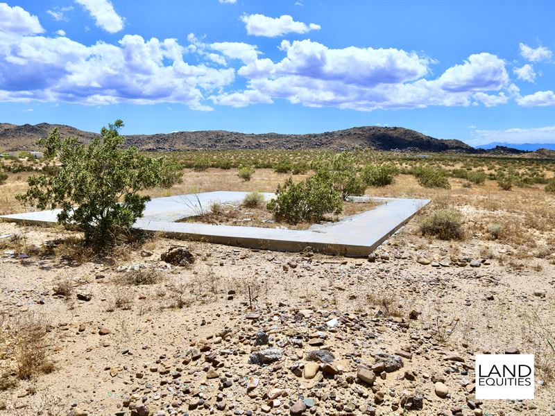 Secluded Location Surrounded By Blm : Joshua Tree : San Bernardino County : California