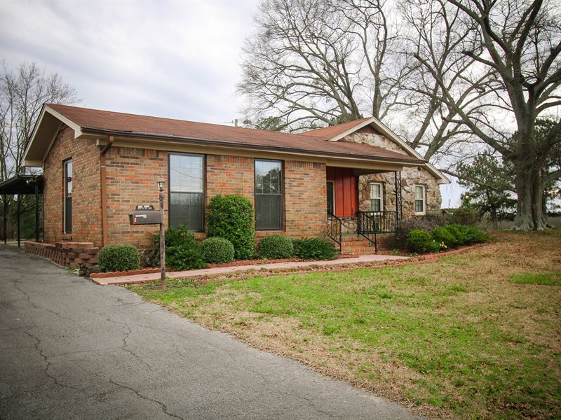 Home in Holly Pond : Holly Pond : Cullman County : Alabama