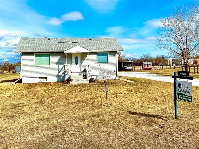 Green Acres Home Small Acreage : Malta : Phillips County : Montana