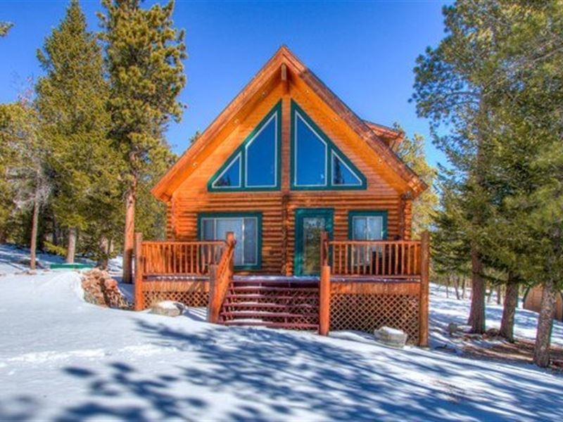 Log Home in The Rocky Mountains : Red Feather Lakes : Larimer County : Colorado