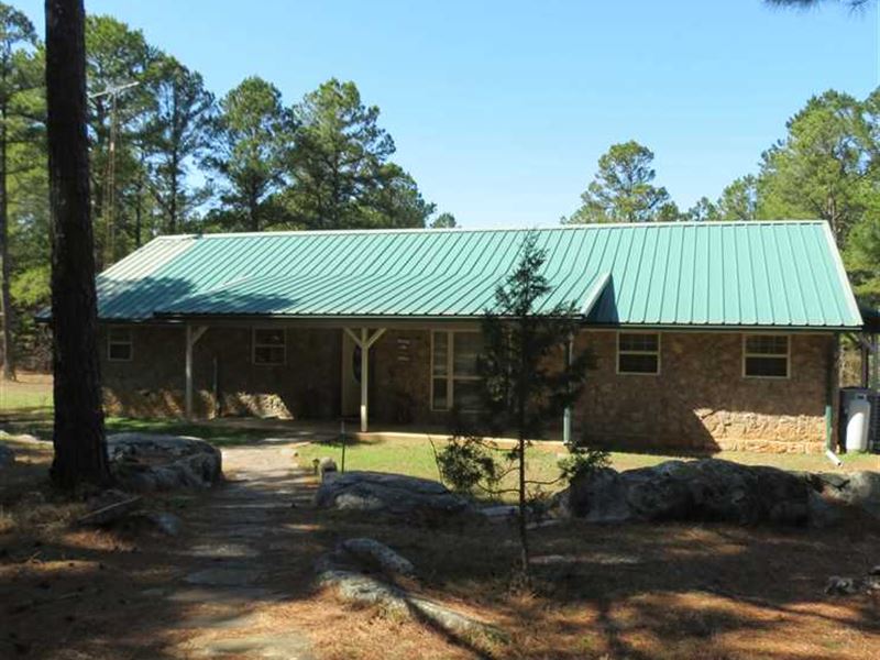 Multi-Use Property in Kiamichi Mou : Moyers : Pushmataha County : Oklahoma