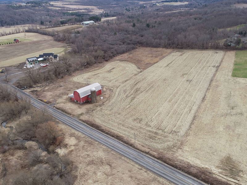Scenic Farm with Old Wood Barn : Pompey : Onondaga County : New York