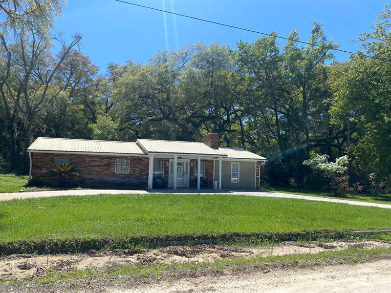 Enchanting 4-Bedroom Home with Bloo : Live Oak : Suwannee County : Florida