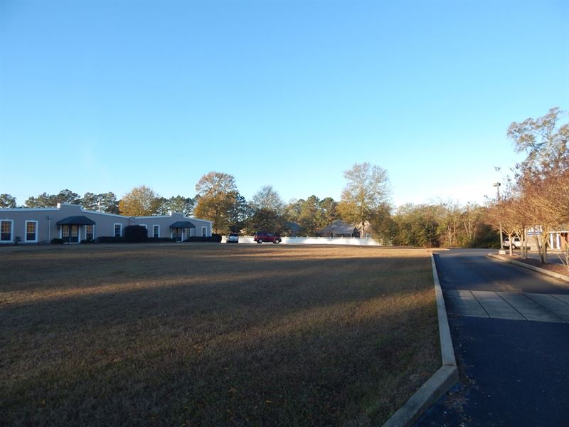 Apache Dr. Commercial Lot : McComb : Pike County : Mississippi