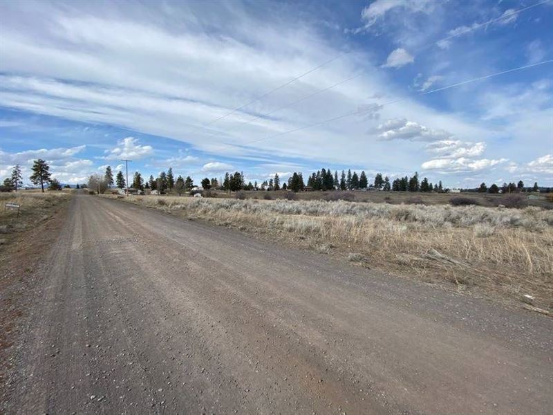 .25 Acres, Power and Water : Chiloquin : Klamath County : Oregon