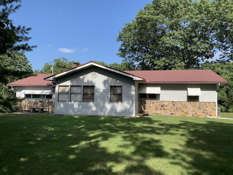 Country Home with Basement and Shop : Mansfield : Wright County : Missouri