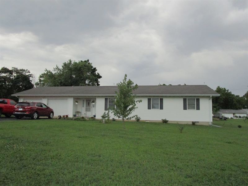 Ranch Style Home for Sale : Mountain View : Howell County : Missouri