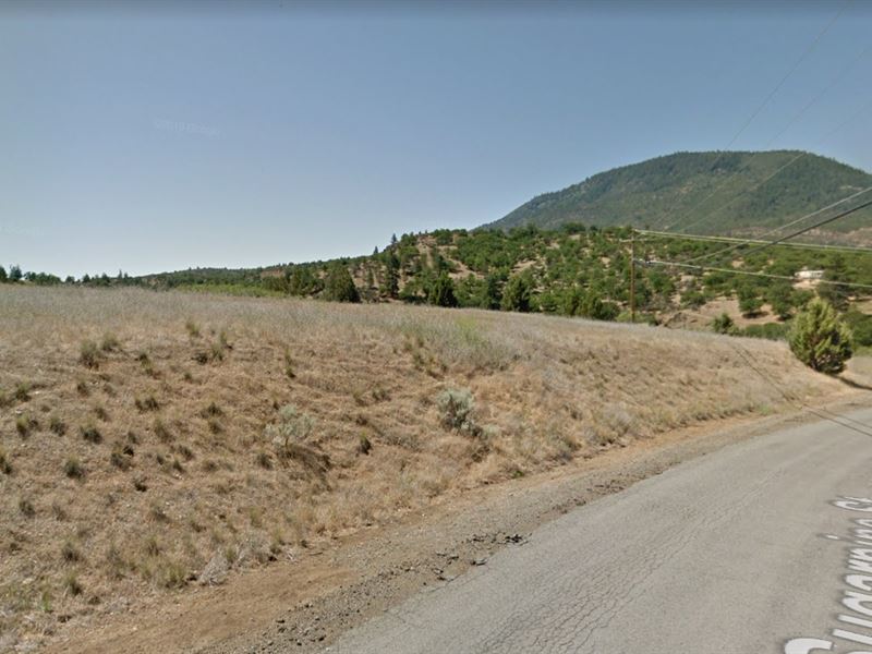 1.13 Acres in Kcre : Hornbrook : Siskiyou County : California