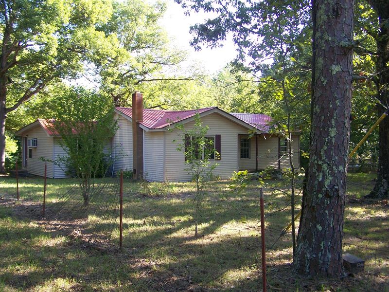 Country Home with Highway Frontage : Leslie : Searcy County : Arkansas