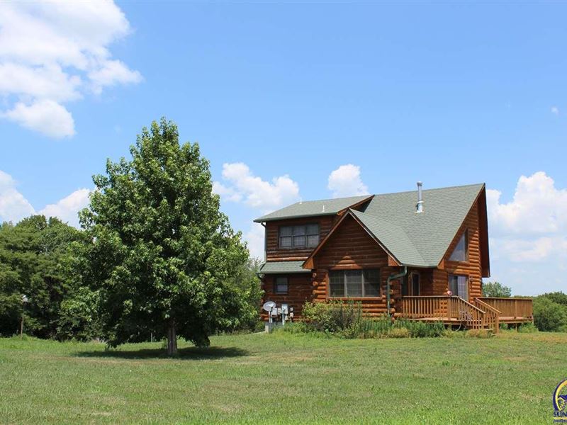 Rustic Home at Melvern Lake : Osage City : Osage County : Kansas