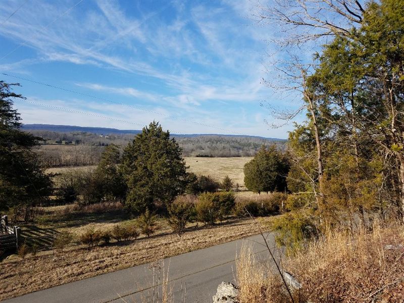Miles of Views, No Restrictions : Pikeville : Bledsoe County : Tennessee