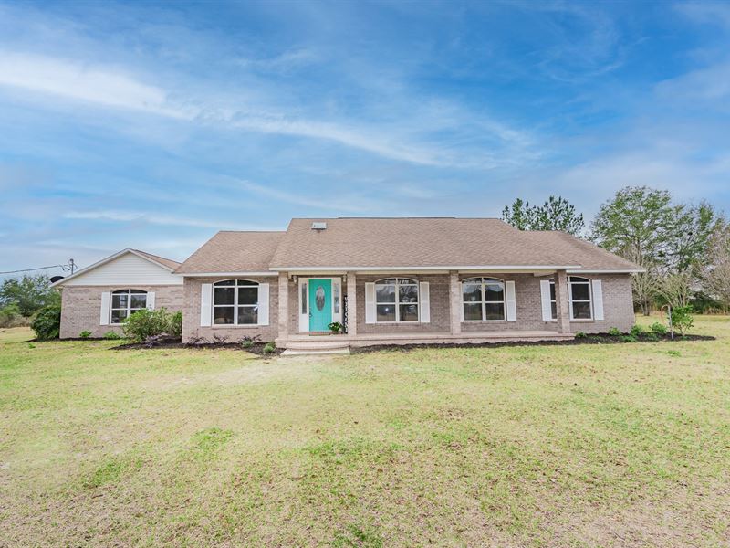 Spacious Home 10 Acres Fort White : Fort White : Columbia County : Florida