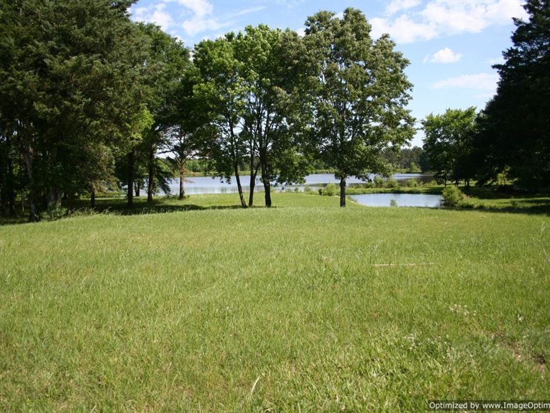 Beautiful Home Site with Lake View : Flora : Madison County : Mississippi
